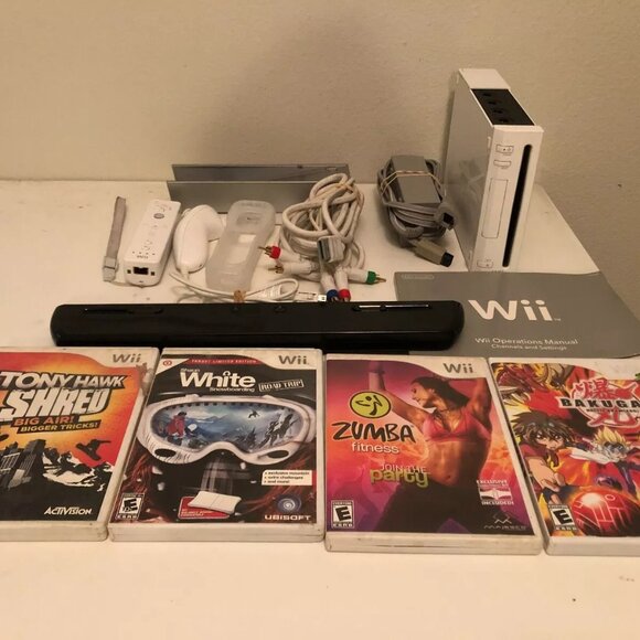 Nintendo Wii Bundle RVL-001 4 Games Controller Cords Stand TESTED